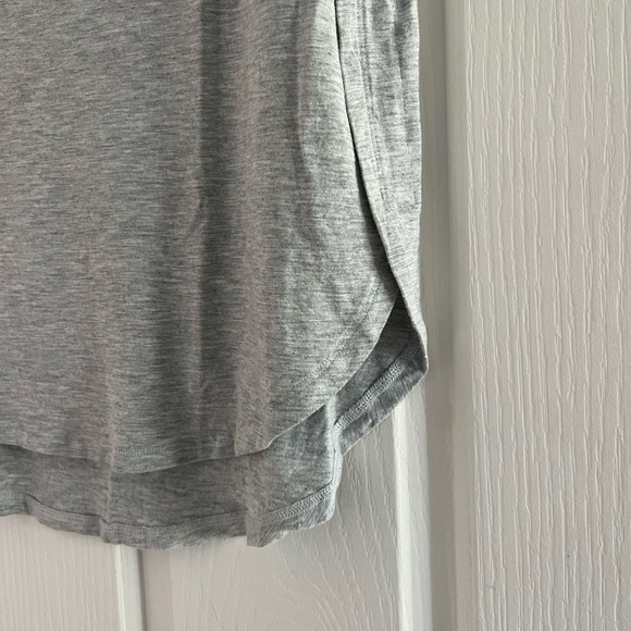 2x Identical Lole Tunic-style t shirt - Picture 2 of 4